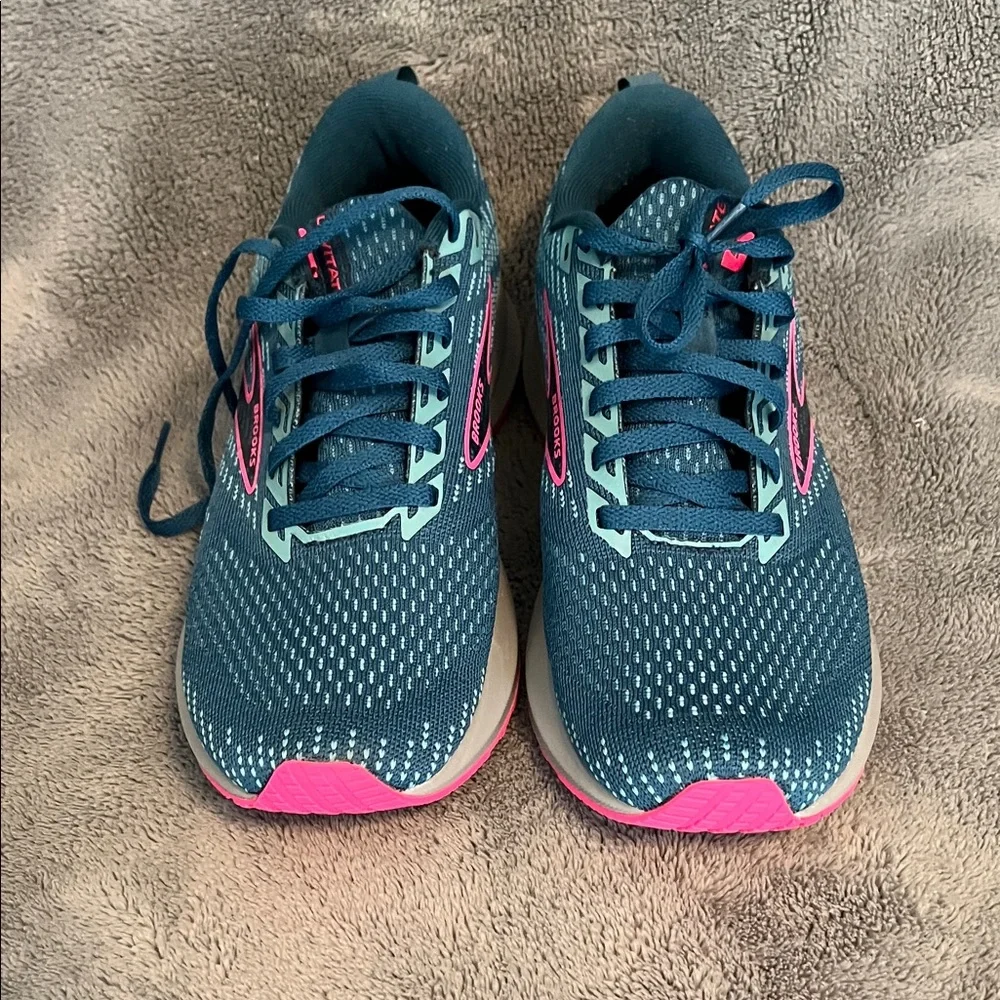 NWOT - Brooks Levitate 5 - Women's Blue and Pink Running Shoes FREE SHIPPING - Picture 6 of 6